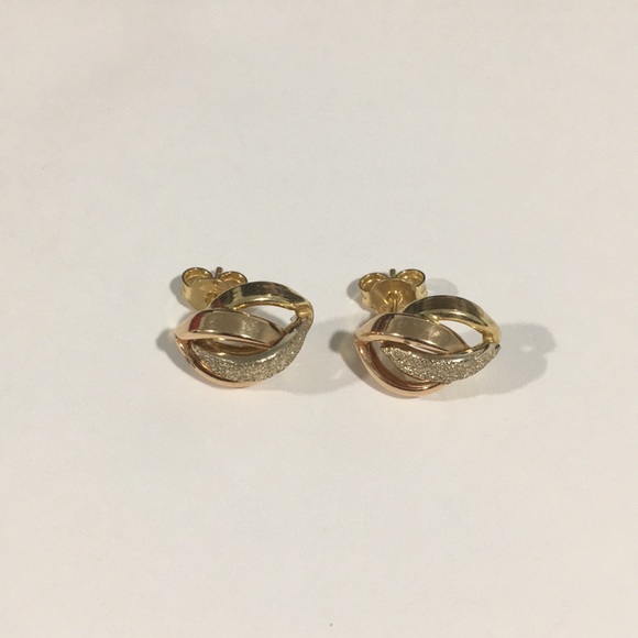 18k Tri Color Gold Stud Earrings With Push Backs - Picture 5 of 8